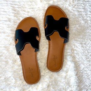 NWOT Universal Thread Jenny Slide Sandals in Black